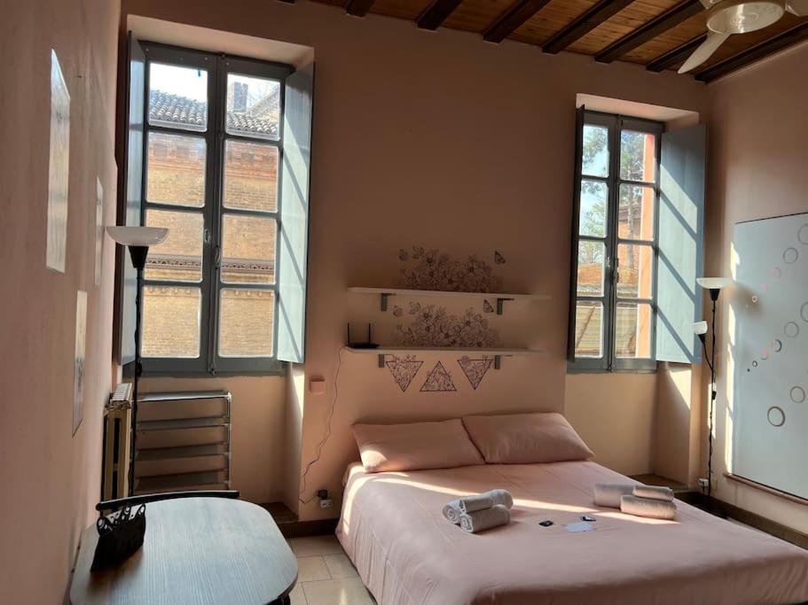 Minimal Studio Con Travi A Vista Piacenza Exterior photo